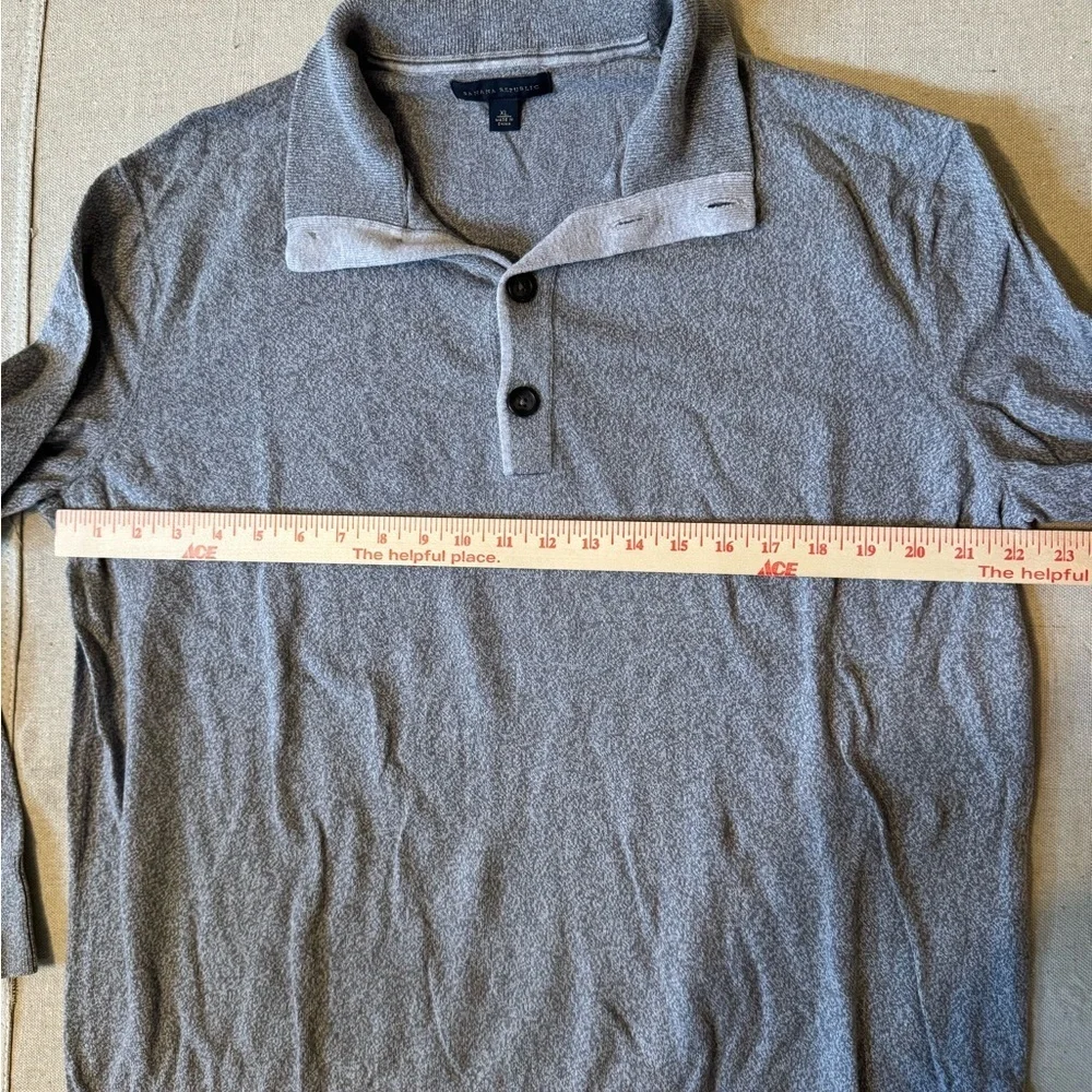 Banana Republic Men’s’ Charcoal Button-Up Knit Sweater